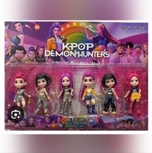 K-pop Demon Hunters Kids Action Doll Set - Purple, Pink, Black